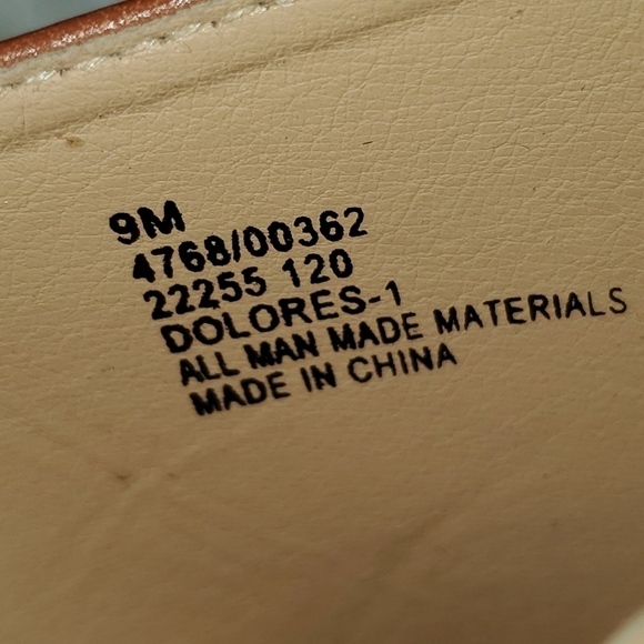 Pierre Dumas NEW size 9 slide sandals tan - Picture 4 of 9